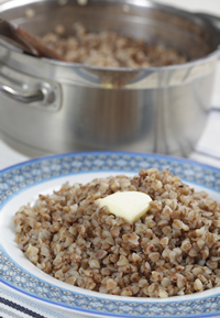 Boiling or steaming buckwheat