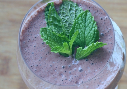 Mint Chocolate Smoothie - Peanut Butter and Jilly